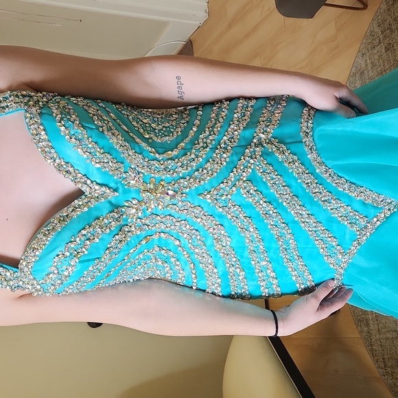 Size 10 Turquoise Prom/Pageant/Evening Gown by Ritzee Originals - Picture 3 of 10
